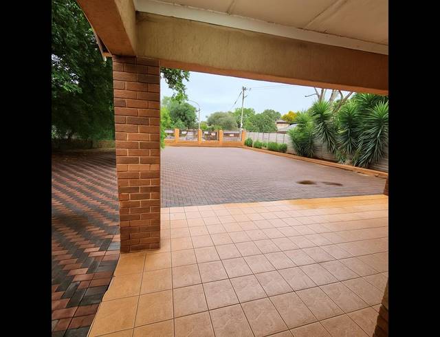 3 BEDROOM HOUSE FOR SALE IN DORINGKLOOF